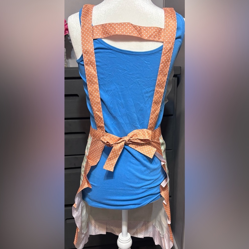 Floral Kitchen Apron
Cottagecore Vintage Style With Pockets
Kitchen Bae - Picture 4 of 10
